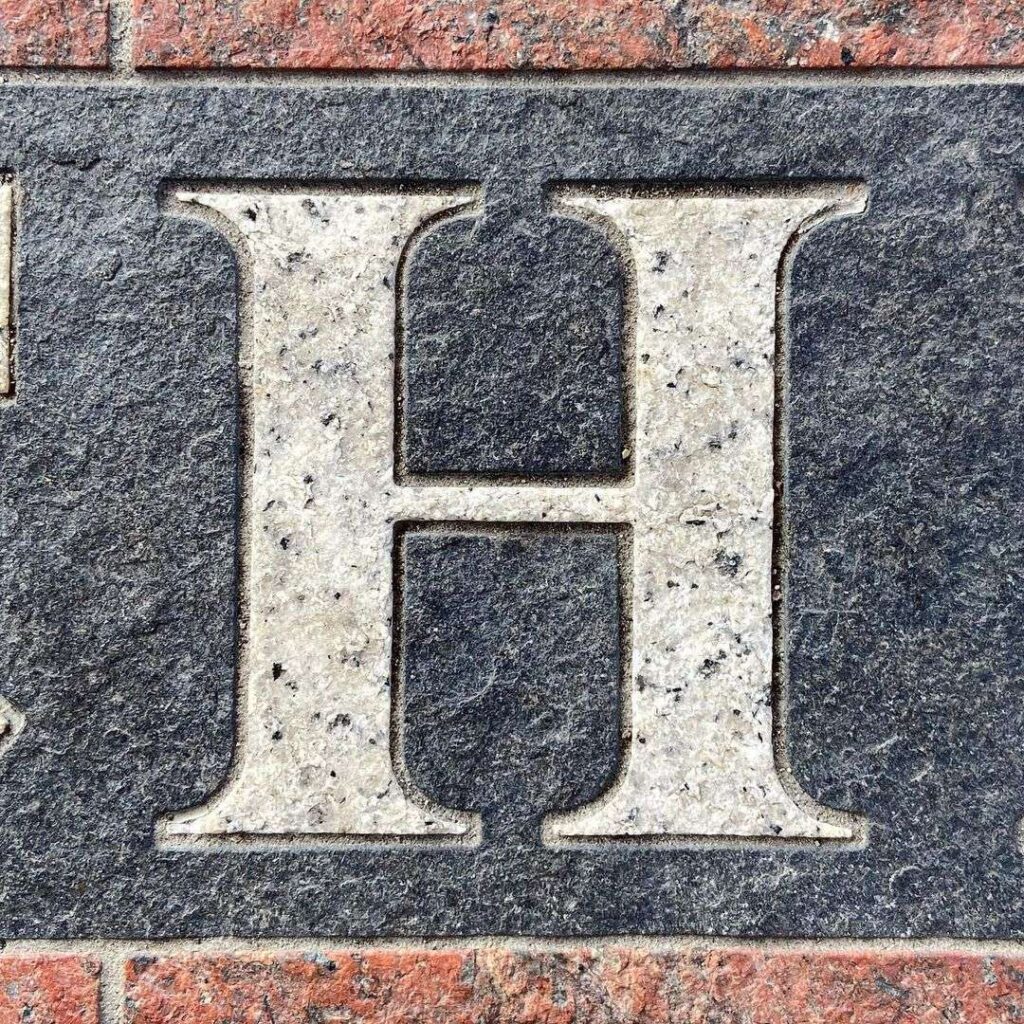 Dp Letter H