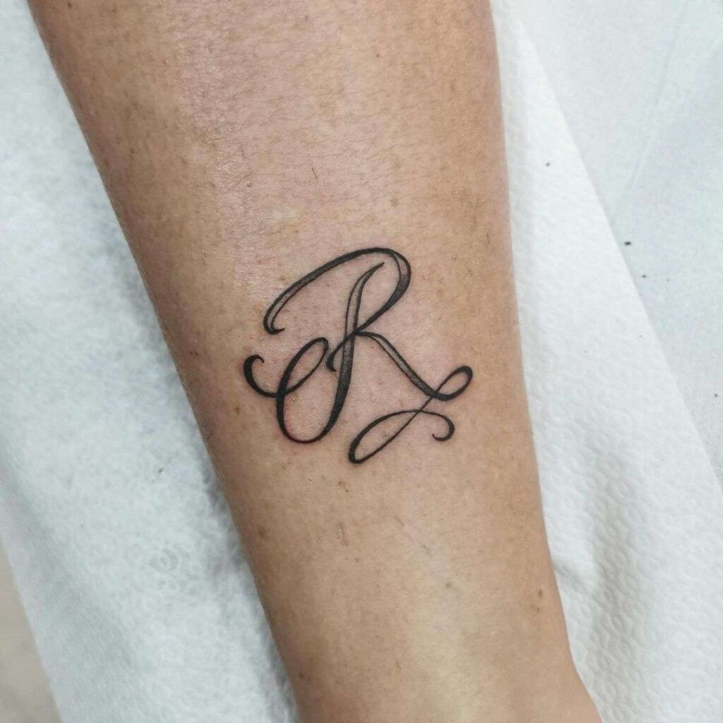 R name Tattoo DP Download