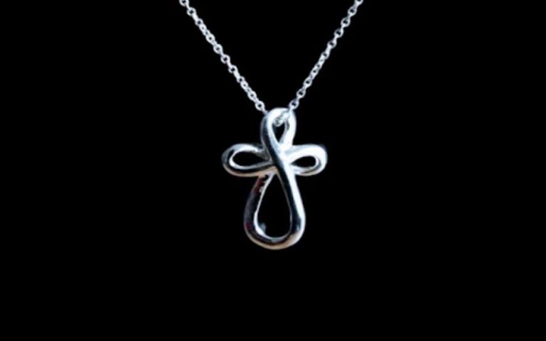 How to Choose a Timeless Sterling Silver Cross Necklace