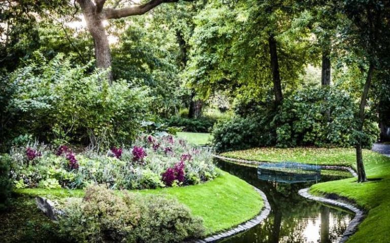 The Multiple Advantages of Botanical Gardens