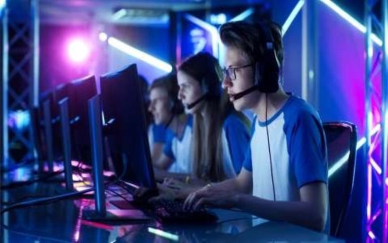 Esports in Education: The Rise of Scholastic and Collegiate Leagues