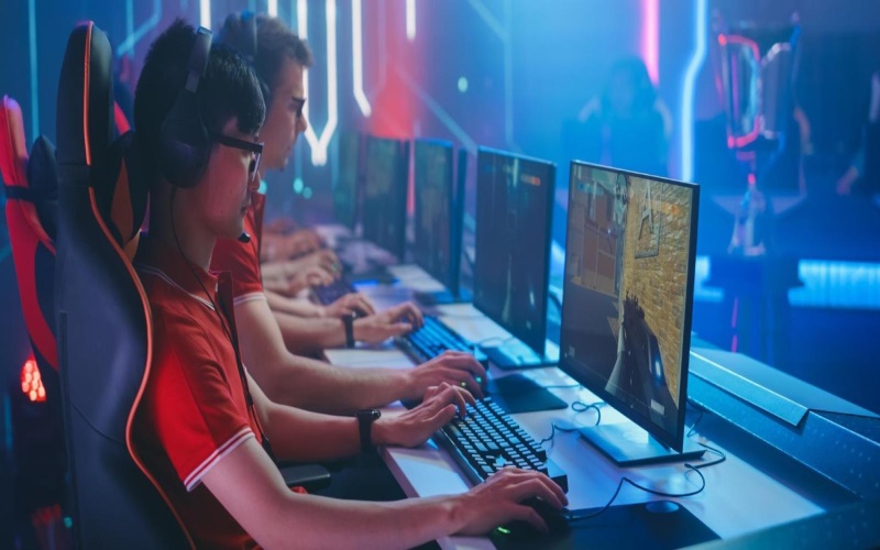 How to Build a Personal Brand in the Esports World
